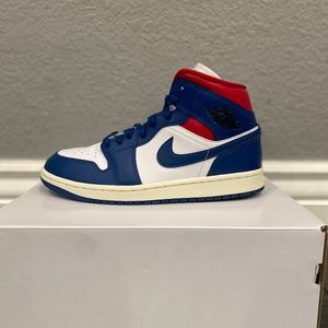 Air Jordan 1 Mid “French Blue”